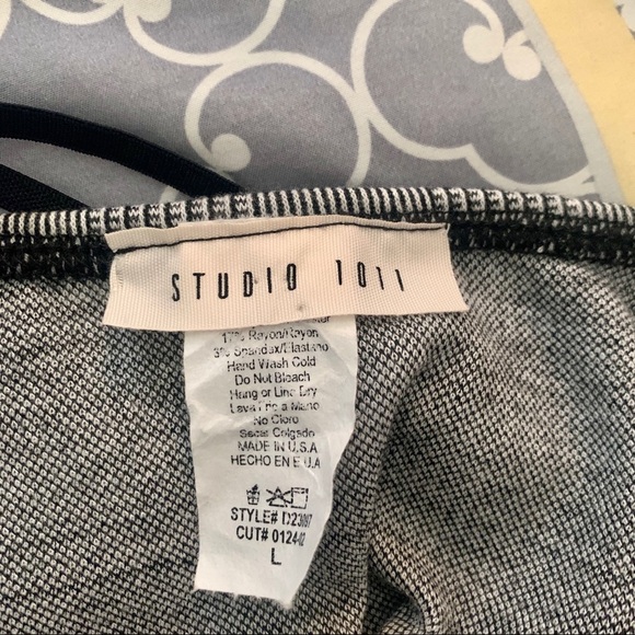 Grey V-Neck Dress - Picture 5 of 5